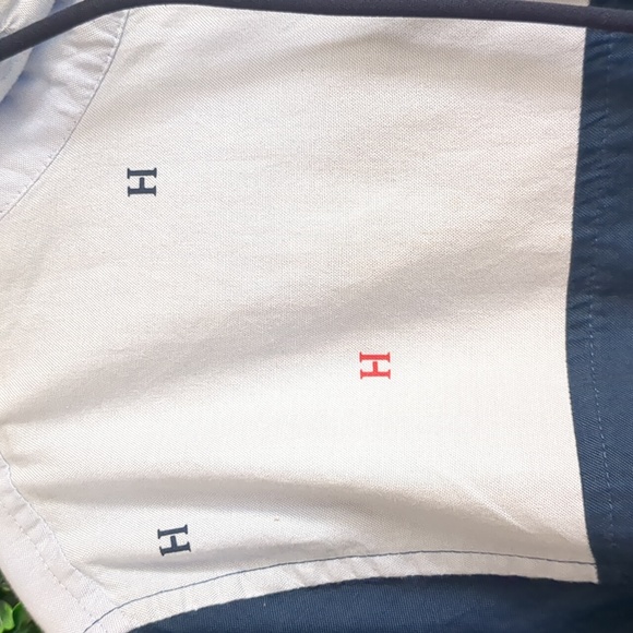 New Tommy Hilfiger Button Shirt with hood small but Fits close to medium - Picture 4 of 5